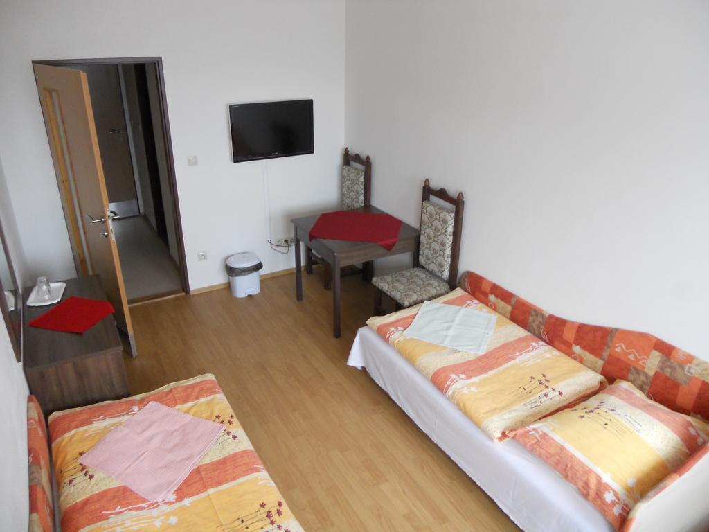 Motel Madona Banska Bystrica Exterior photo